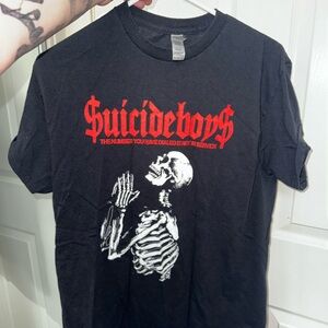 $B Tee Black/Red Praying Skull